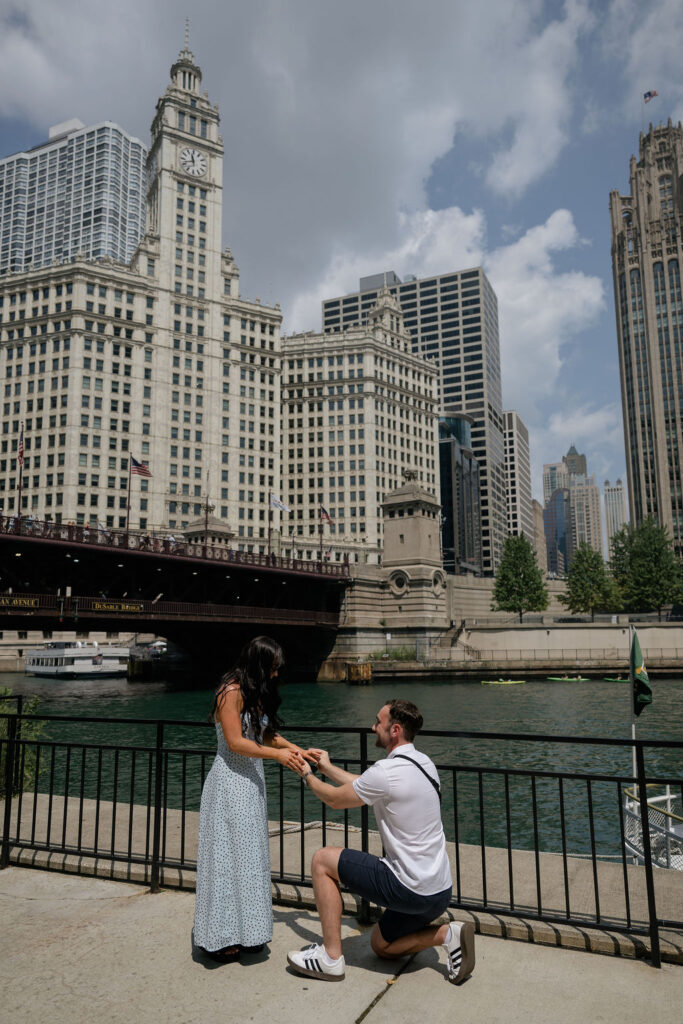 Chicago Downtown Riverwalk Photos in the Summer